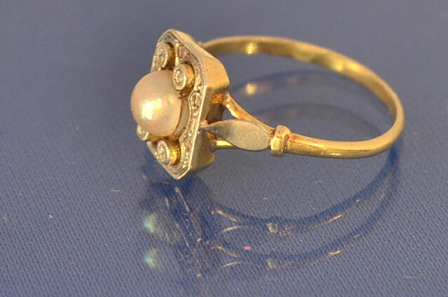 Bague Années 1920 Perle, Diamants et Or Jaune