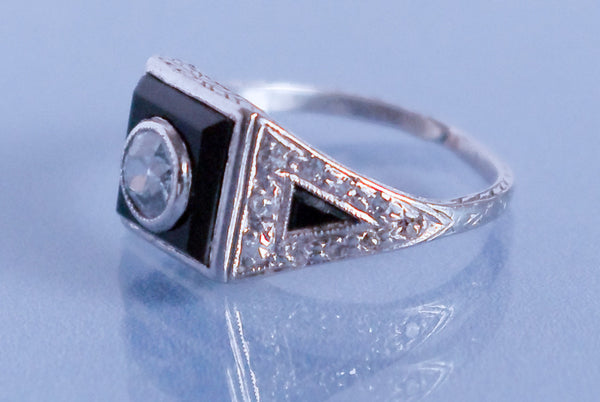 Bague Art déco onyx diamant et platine