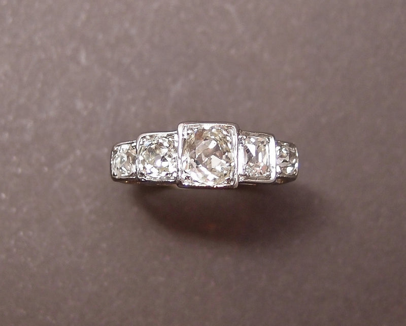 Bague art Déco platine et diamants 1.3. ct