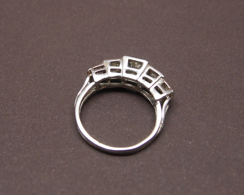 Bague art Déco platine et diamants 1.3. ct