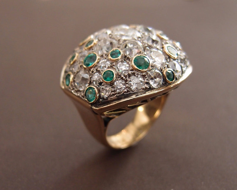 Bague "'Dome" or,platine,diamants et emeraudes