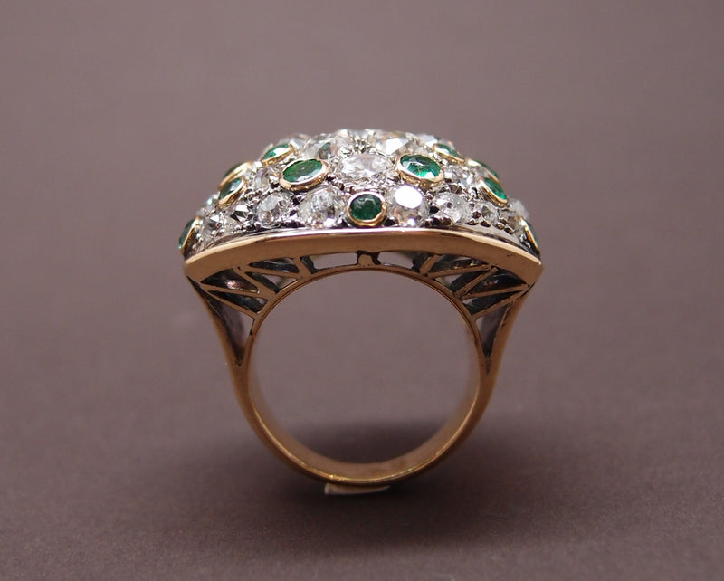 Bague "'Dome" or,platine,diamants et emeraudes