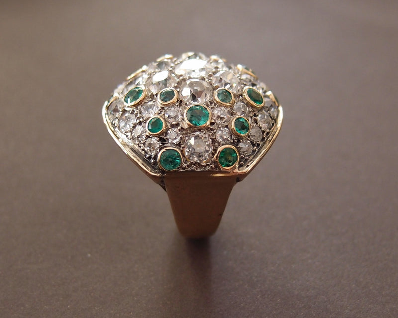 Bague "'Dome" or,platine,diamants et emeraudes