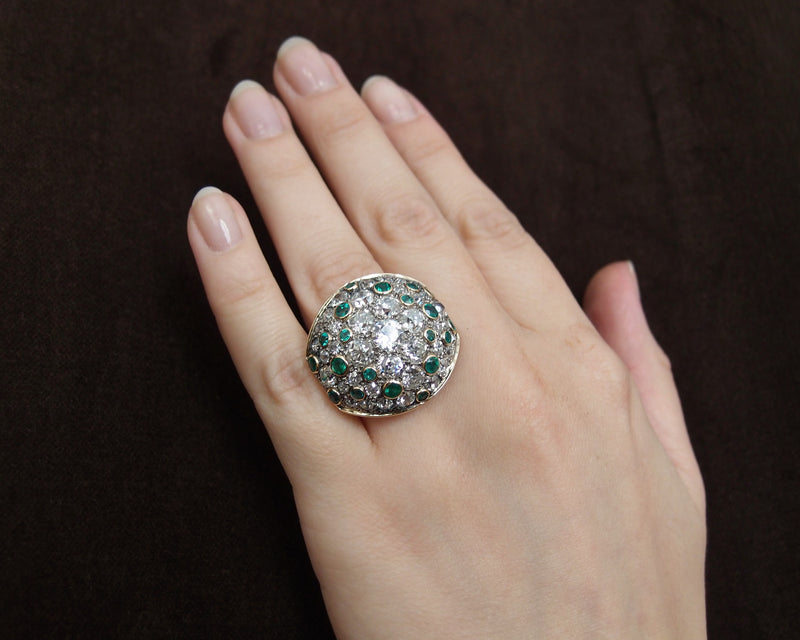 Bague "'Dome" or,platine,diamants et emeraudes