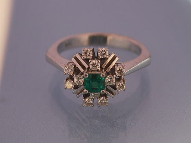 Bague émeraude diamants