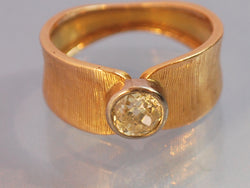 Bague jonc or jaune et diamant