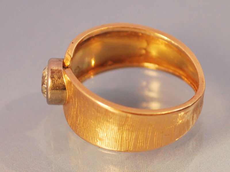 Bague jonc or jaune et diamant