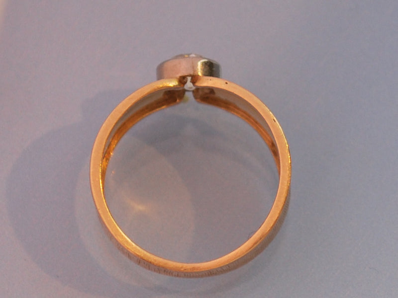 Bague jonc or jaune et diamant
