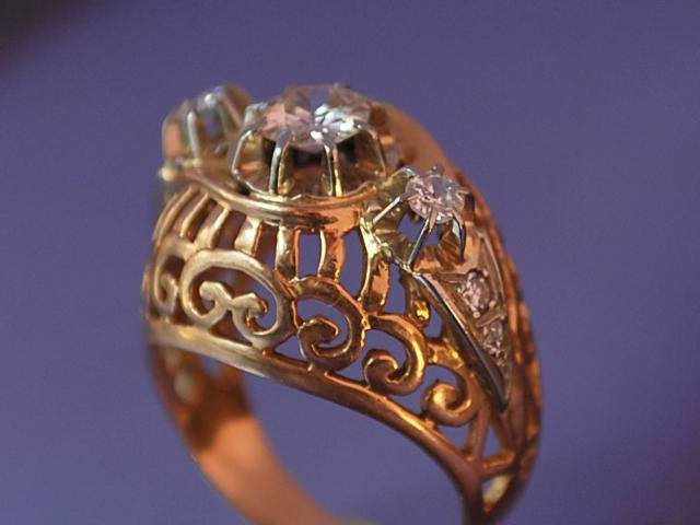 Bague or jaune et diamants 1950