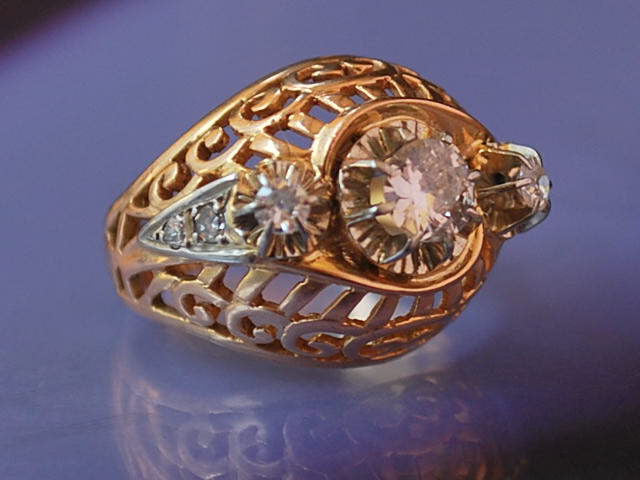 Bague or jaune et diamants 1950