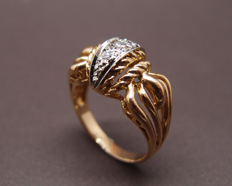 Bague or jaune, platine et diamants vers 1950