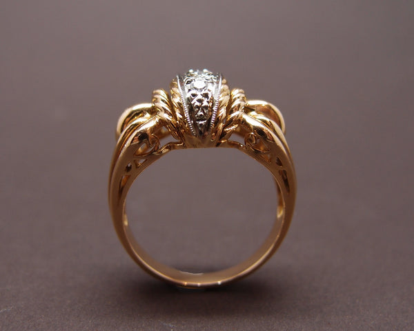 Bague or jaune, platine et diamants vers 1950