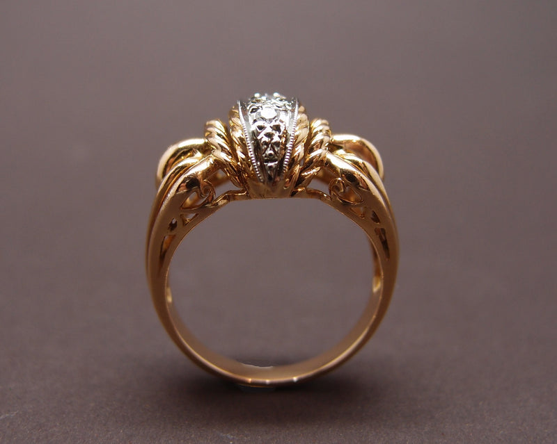 Bague or jaune, platine et diamants vers 1950