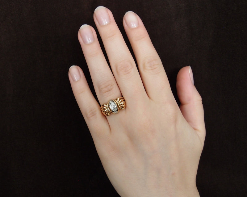 Bague or jaune, platine et diamants vers 1950
