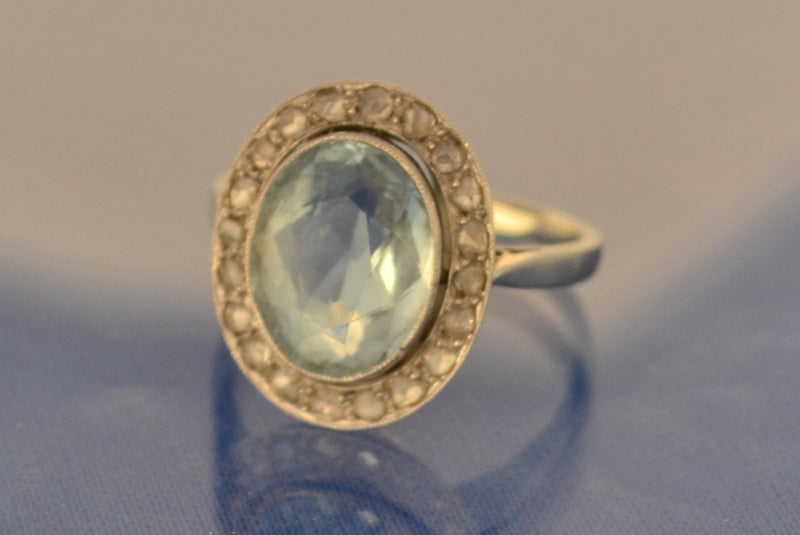 Bague Ovale Art Déco Aigue-Marine Entourage Diamants