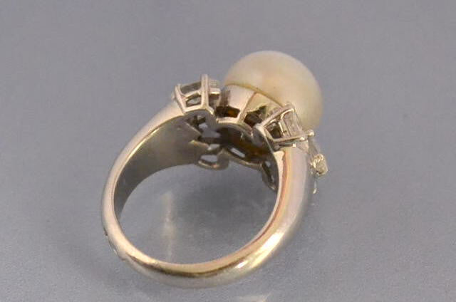 Bague perle et diamants navette