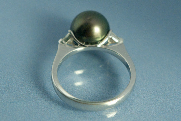 Bague Perle et Diamants Triangle