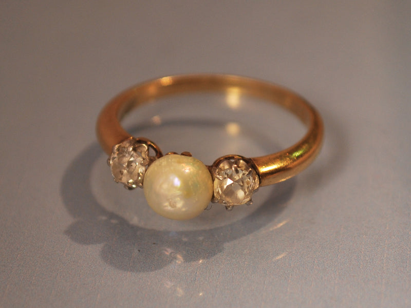 Bague perle fine et diamants époque 1920