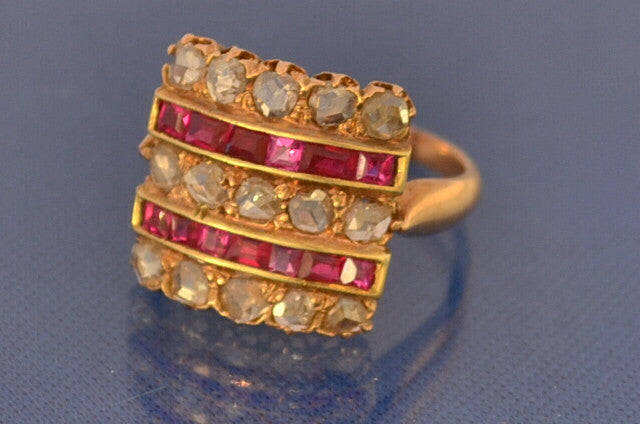 Bague Plateau Rubis Diamants et Or