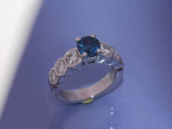 Bague platine saphir diamants