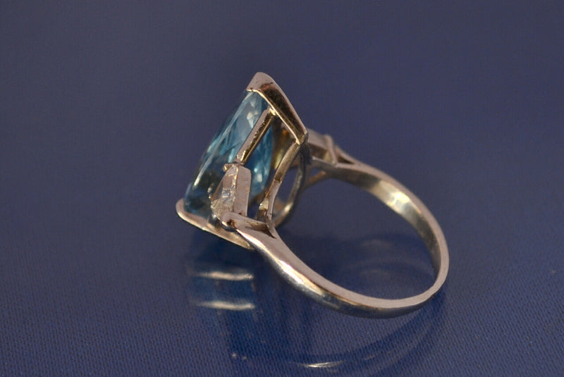 Bague Poire Aigue-Marine Serti Griffes et Diamants