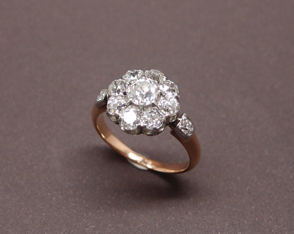 Bague "pompadour" diamants or et platine