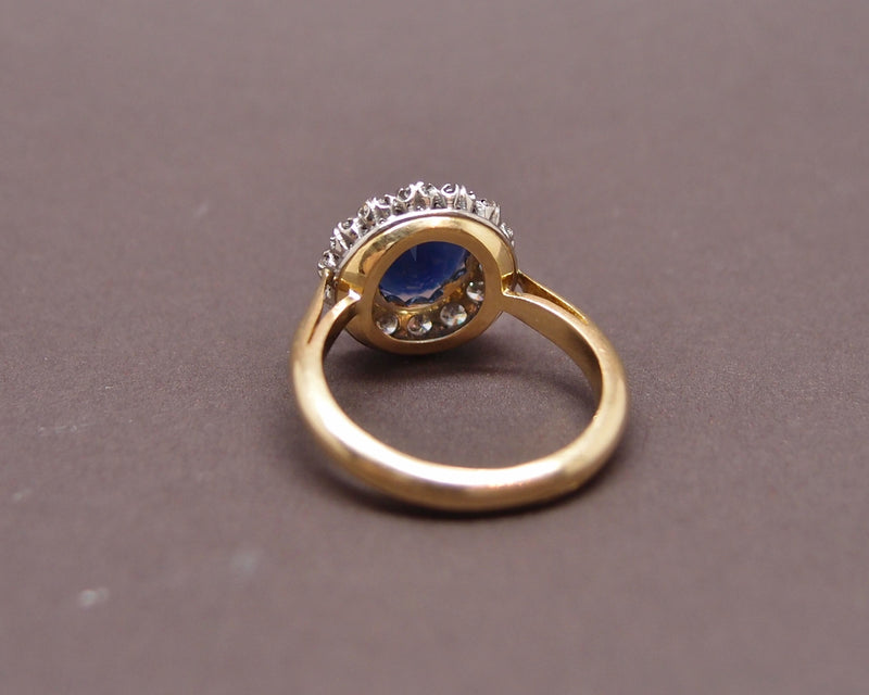 Bague pompadour ronde Saphir et diamants