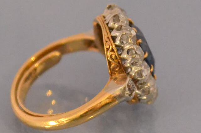 Bague Pompadour Saphir diamants