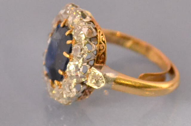 Bague Pompadour Saphir diamants
