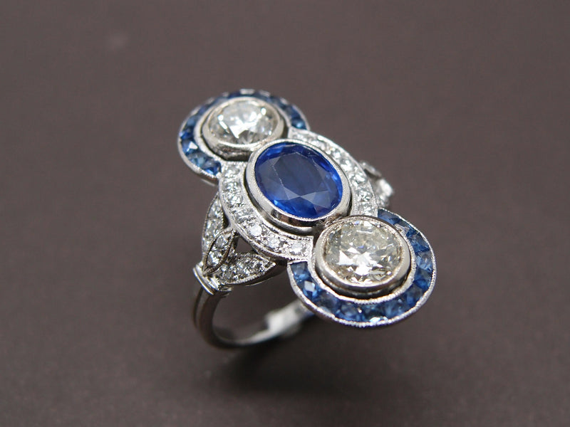 Bague Saphir , diamants et saphirs calibrés