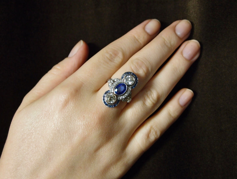 Bague Saphir , diamants et saphirs calibrés