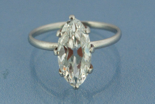 Bague solitaire Diamant Navette