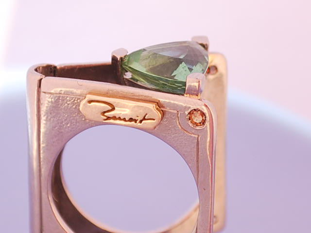 Bague tourmaline verte en forme de livre en Or 18 carat "Benoit