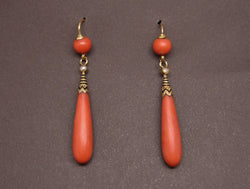 Boucles d oreilles pendantes or et corail , fin 19ème