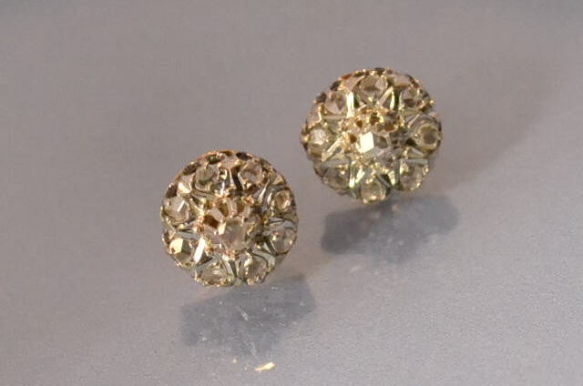 Boucles d'oreille anciennes diamants