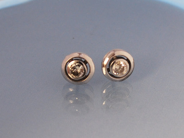 Boucles d'oreille puces diamants