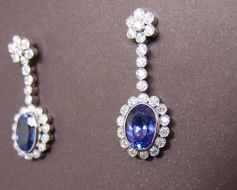 boucles d'oreilles pendantes Tanzanites et diamants
