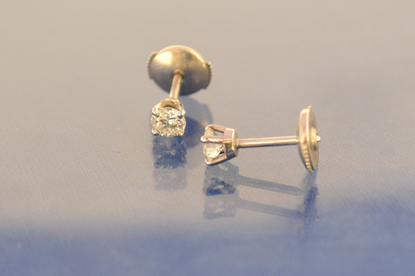 Clous D'Oreilles 4 Griffes Diamants et Or Blanc