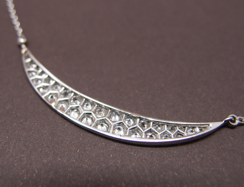 Colier Pendentif or gris platine et diamants