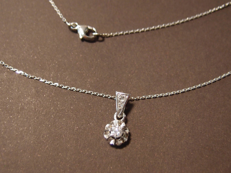 collier pendentif or gris et diamant 0.15 ct