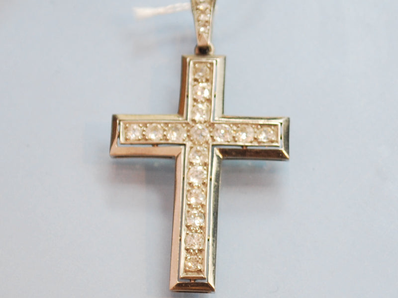 Croix en diamants et or 18 carats