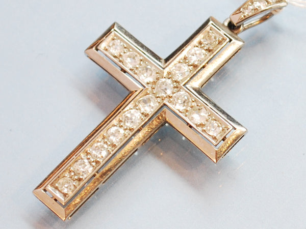 Croix en diamants et or 18 carats