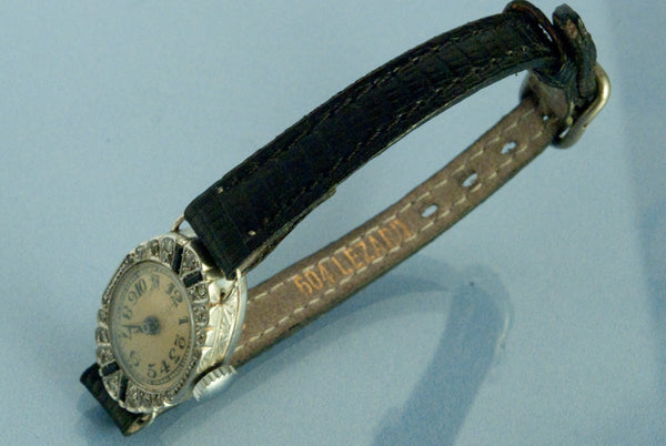 Montre Art déco Platine et Diamants