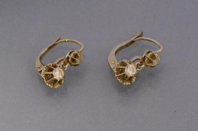 Paire de dormeuses diamants