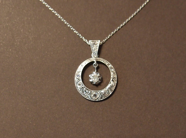 Pendentif Art Déco or gris , platine et diamants